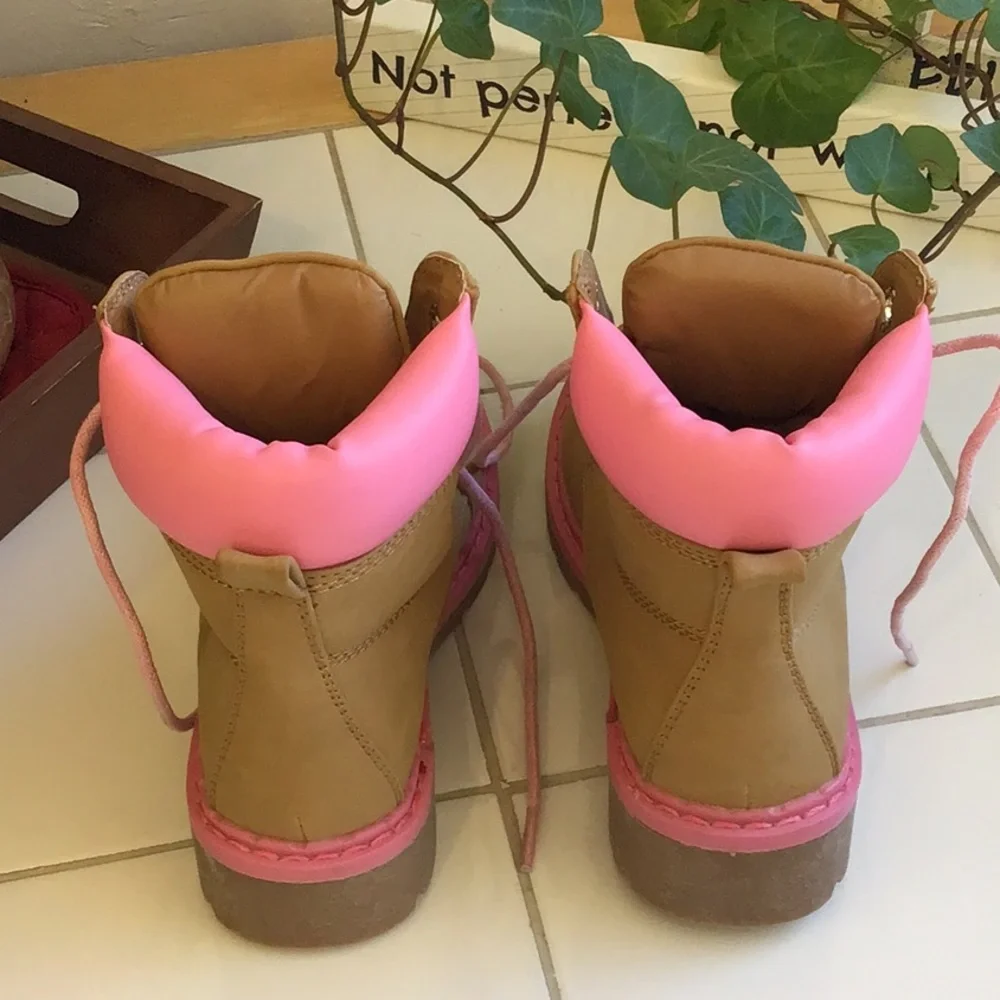 HOST PICK ‘Link’ Fashion Lace-Up Lug Threaded Sole Boots - Picture 4 of 7